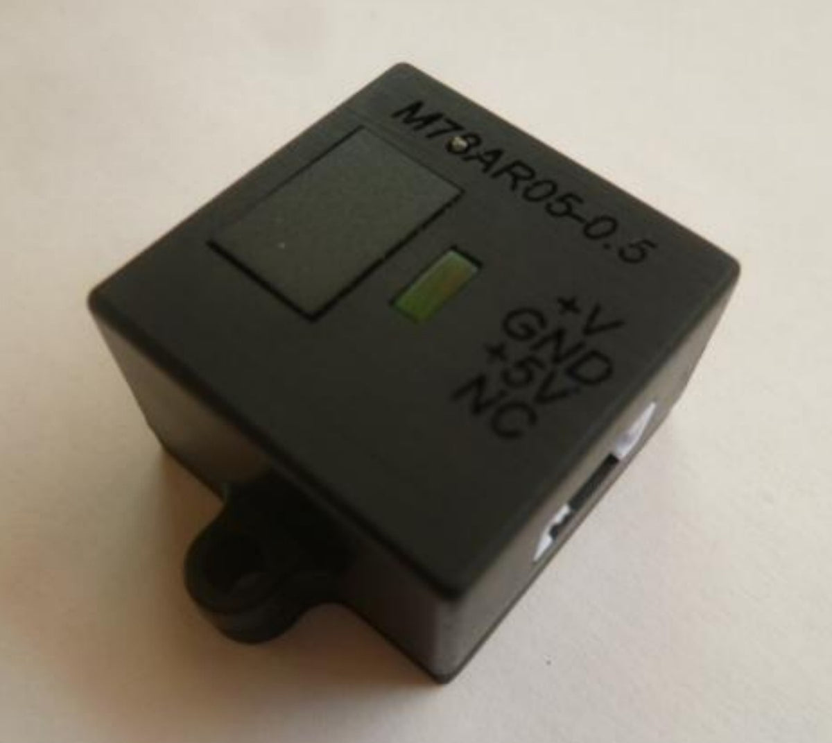 超高効率DCDCコンバーター(5V0.5A) M78AR05-0.5 ユニット — スイッチ